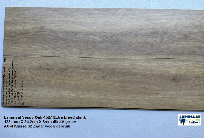 Laminaat Vesuv Oak 4527 24cm XL Extra breed €19,95m2