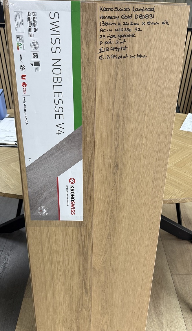 Kronoswiss Hennessy Gold D80831 XL Laminaat €13,95p/m2 - Afbeelding 2